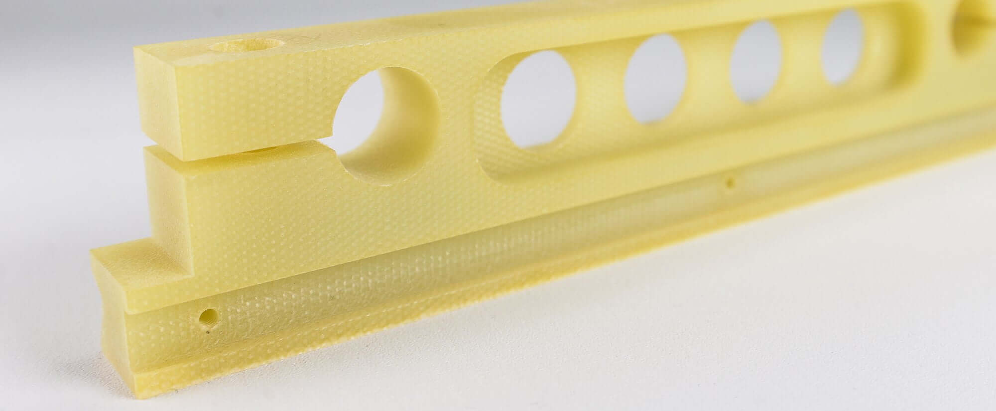 GFK (fibre de verre, plastique renforcé)