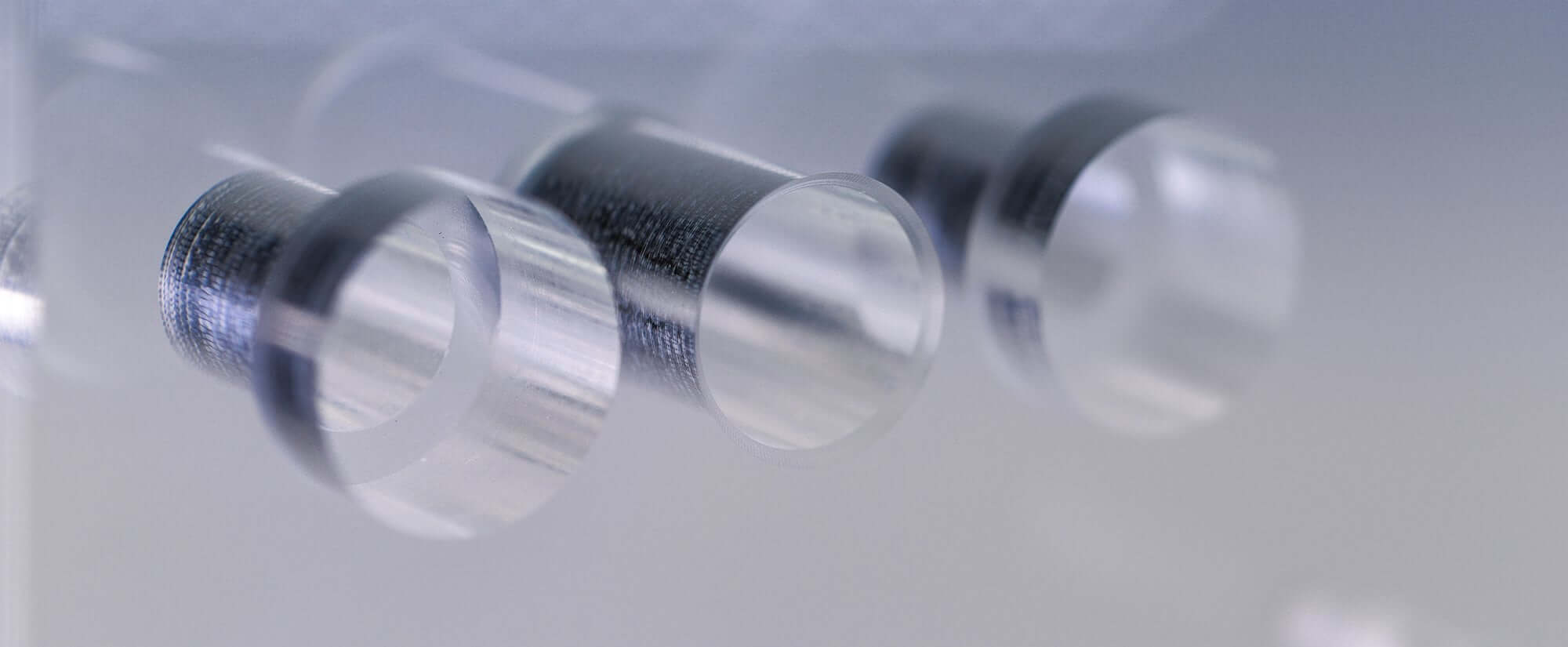 Plaque de base acryline en verre acrylic avec des alésages profonds pièces techniques forées profondément percés accessoires moulus de base partie acrylic production
